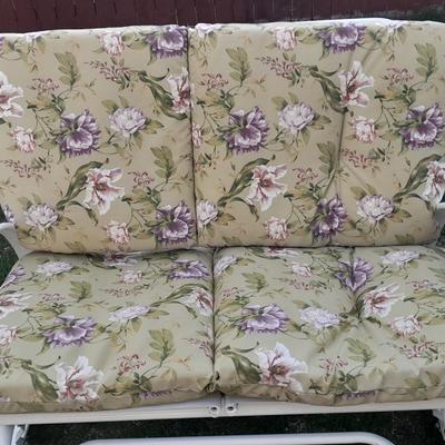 Sunbeam Patio Gliding bench with cushions