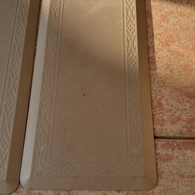Two Cobblestone thick anti - fatigue mats