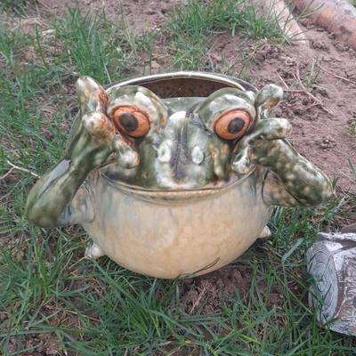 Ceramic frog planter and Resin yard frog on a stump
