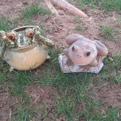Ceramic frog planter and Resin yard frog on a stump