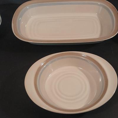 Noritake stoneware Painted Desert Casserole / baking dishes and six American heritage stoneware bowls