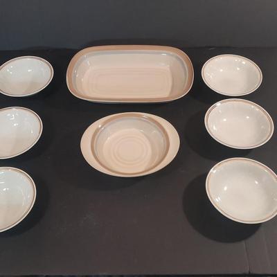 Noritake stoneware Painted Desert Casserole / baking dishes and six American heritage stoneware bowls