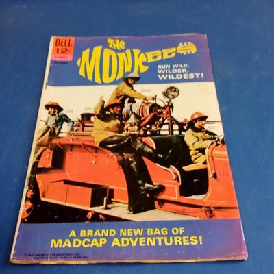 LOT 77   THE MONKEES COMIC BOOK