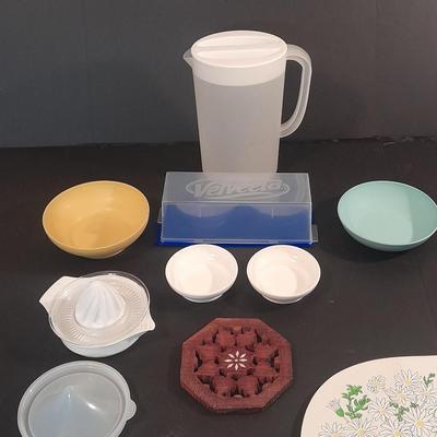 Plastic food storage and Vera Daisy placemats