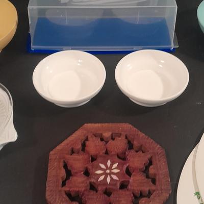 Plastic food storage and Vera Daisy placemats