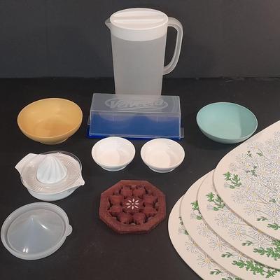 Plastic food storage and Vera Daisy placemats
