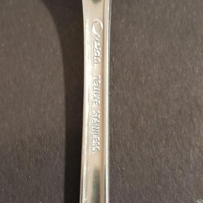 Oneida Deluxe, stainless flatware