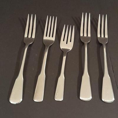Oneida Deluxe, stainless flatware