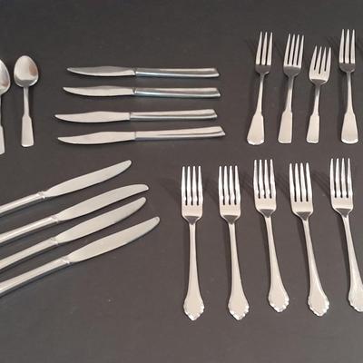 Oneida Deluxe, stainless flatware