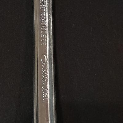 Oneida Deluxe, stainless flatware