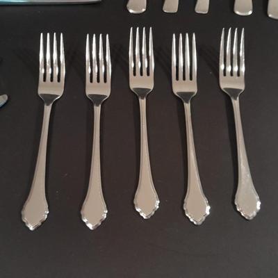 Oneida Deluxe, stainless flatware