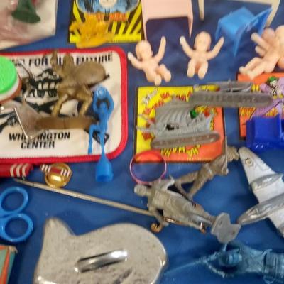 LOT 81   LARGE LOT OF OLD TOYS AND OTHER ITEMS