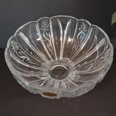 Block Crystal bowl 24% full lead crystal made in Czech Republic and vase with fake flowers