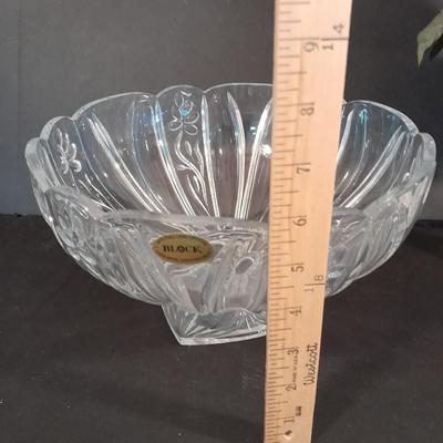Block Crystal bowl 24% full lead crystal made in Czech Republic and vase with fake flowers