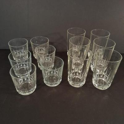 12 Matching drinking glasses