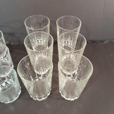 12 Matching drinking glasses
