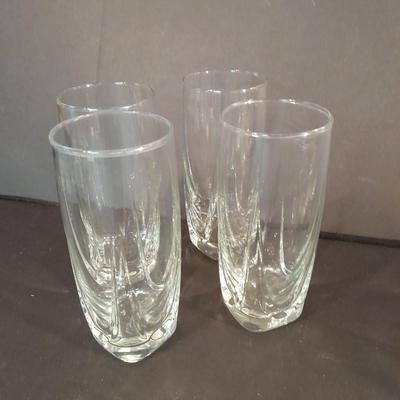 8 matching drinking glasses