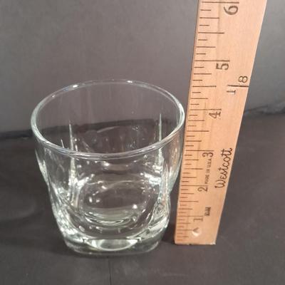 8 matching drinking glasses