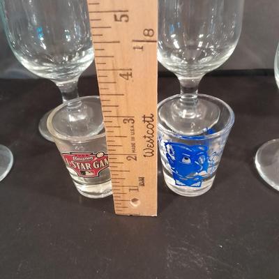 Six Libbey Anheuser Busch Beer Glasses Blue logo with two shot glasses