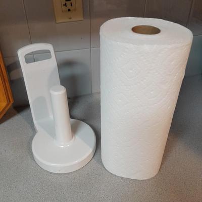 Sunbeam Quartz wall clock, paper towel holder, kitchen frogs and more