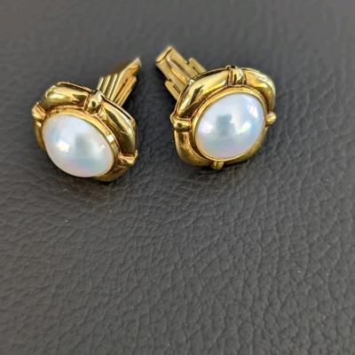 18KT GOLD CUFFLINKS