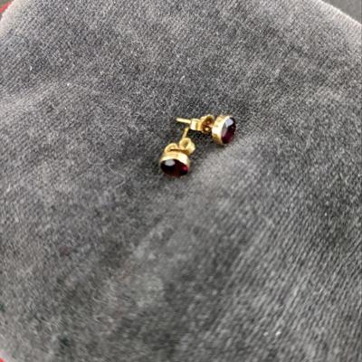 18KT GOLD EAR RINGS