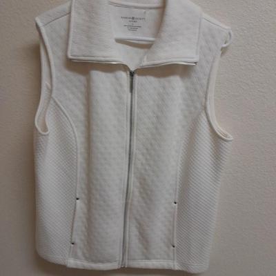 Women's sleeveless tops and a white vest L & XL Eddie Bauer, Karen Scott, Investments and more