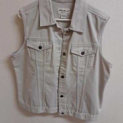Women's sleeveless tops and a white vest L & XL Eddie Bauer, Karen Scott, Investments and more