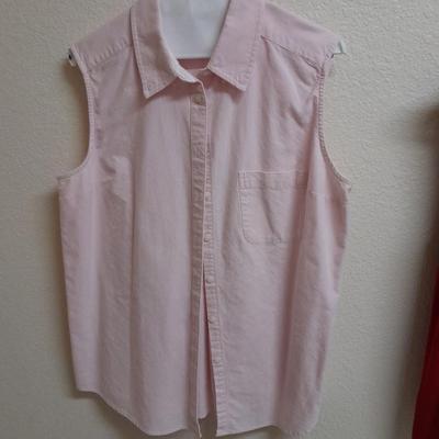 Women's sleeveless tops and a white vest L & XL Eddie Bauer, Karen Scott, Investments and more