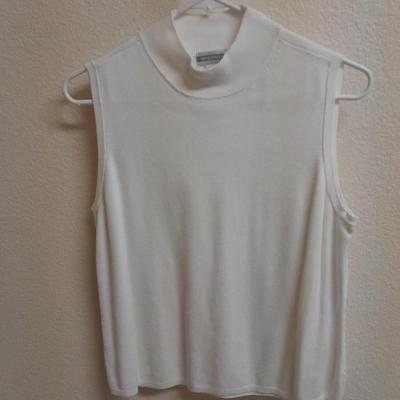Women's sleeveless tops and a white vest L & XL Eddie Bauer, Karen Scott, Investments and more