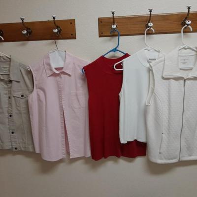 Women's sleeveless tops and a white vest L & XL Eddie Bauer, Karen Scott, Investments and more