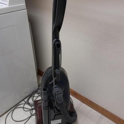 Panasonic Vacuum cleaner with electronic / eagle eye dirt sensor MC-6855 and extra bags