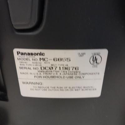 Panasonic Vacuum cleaner with electronic / eagle eye dirt sensor MC-6855 and extra bags