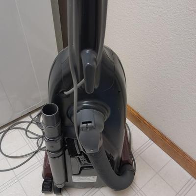 Panasonic Vacuum cleaner with electronic / eagle eye dirt sensor MC-6855 and extra bags