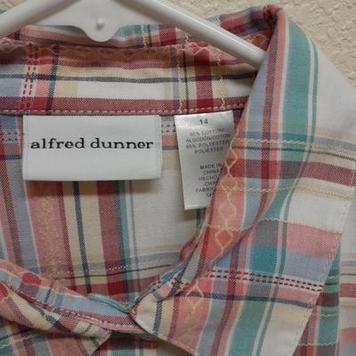 Women's L & XL tops short sleeve button up's All Karen Scott and Alfred Dunner