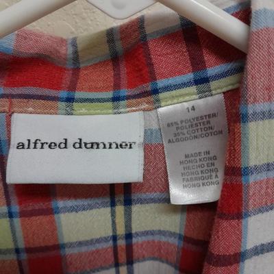 Women's L & XL tops short sleeve button up's All Karen Scott and Alfred Dunner