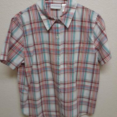 Women's L & XL tops short sleeve button up's All Karen Scott and Alfred Dunner