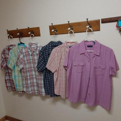 Women's L & XL tops short sleeve button up's All Karen Scott and Alfred Dunner