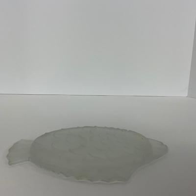 -179- GLASSWARE | Vintage Frosted Glass Fish Snack Appetizer Plates