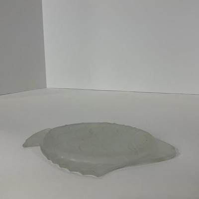 -179- GLASSWARE | Vintage Frosted Glass Fish Snack Appetizer Plates