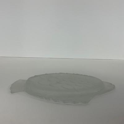 -179- GLASSWARE | Vintage Frosted Glass Fish Snack Appetizer Plates