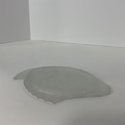 -179- GLASSWARE | Vintage Frosted Glass Fish Snack Appetizer Plates