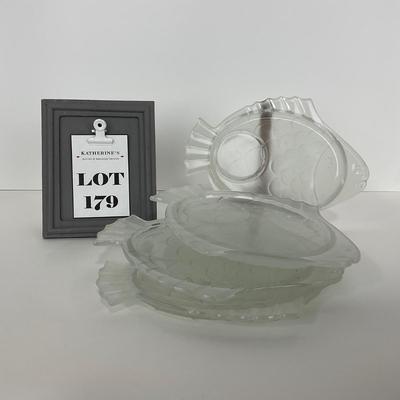 -179- GLASSWARE | Vintage Frosted Glass Fish Snack Appetizer Plates