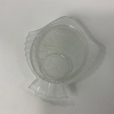 -179- GLASSWARE | Vintage Frosted Glass Fish Snack Appetizer Plates