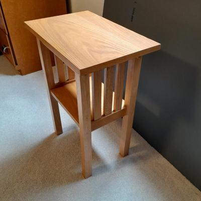 Nice little oak wood stand small table or plant stand
