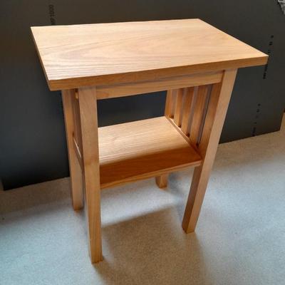 Nice little oak wood stand small table or plant stand