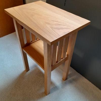 Nice little oak wood stand small table or plant stand