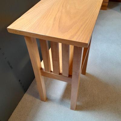 Nice little oak wood stand small table or plant stand