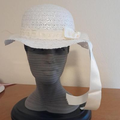 Milton Bradley 3D SCULPTURE The Eternal Woman Challenging Layer Puzzle with vintage straw hats