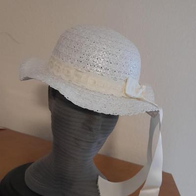 Milton Bradley 3D SCULPTURE The Eternal Woman Challenging Layer Puzzle with vintage straw hats